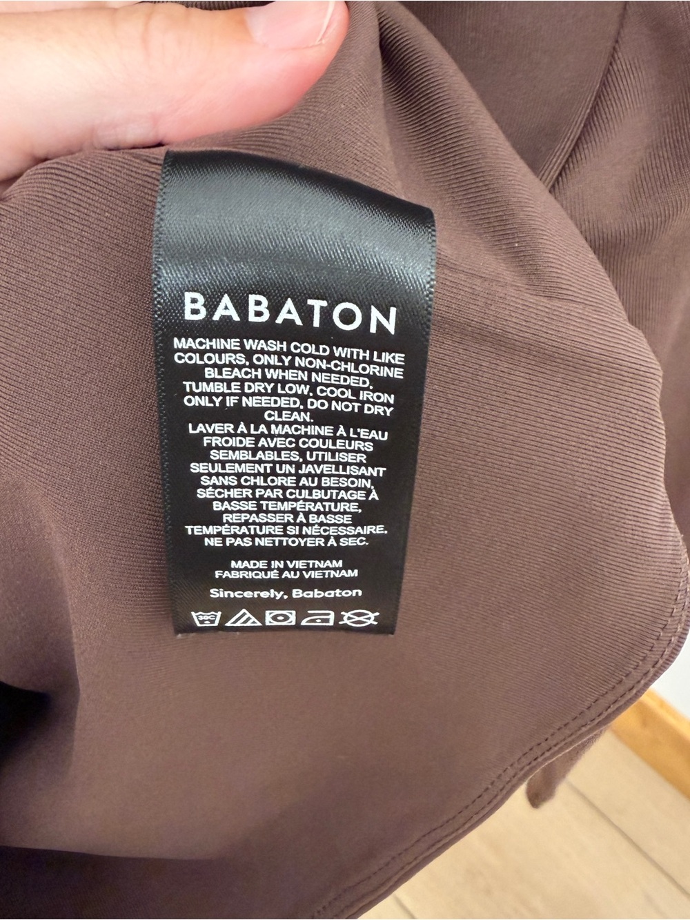 Aritzia Contour Long-Sleeve Crewneck Top — Chocolate Brown - Picture 5 of 13